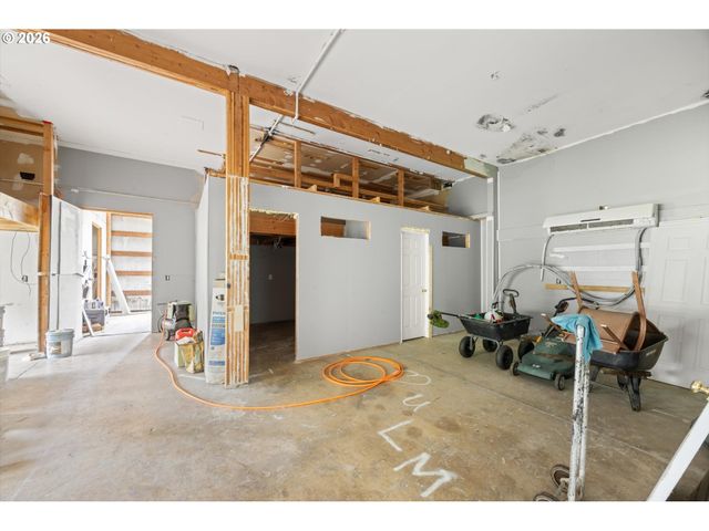 15693 S HIDDEN Rd, Mulino, OR 97042