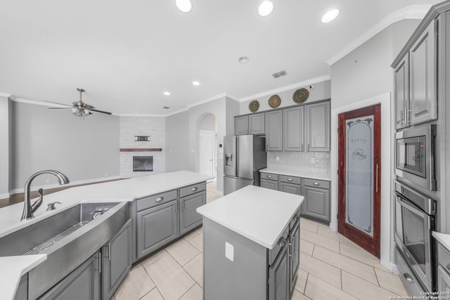 121 NORMAN CV, Cibolo, TX 78108