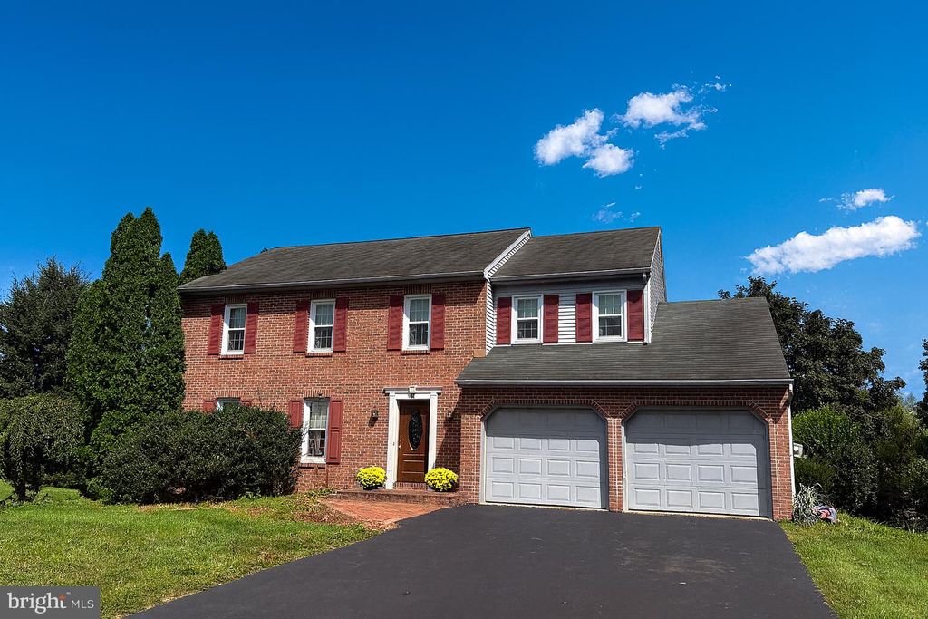 52 CHARLES PL, Brownstown, PA 17508