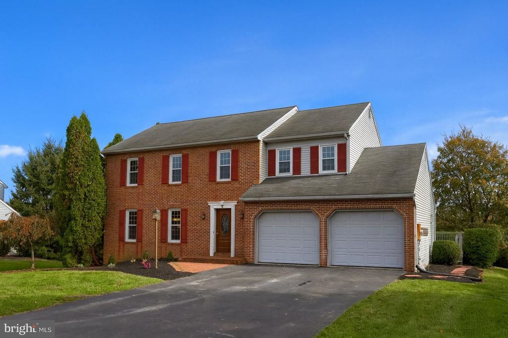 52 CHARLES PL, Brownstown, PA 17508