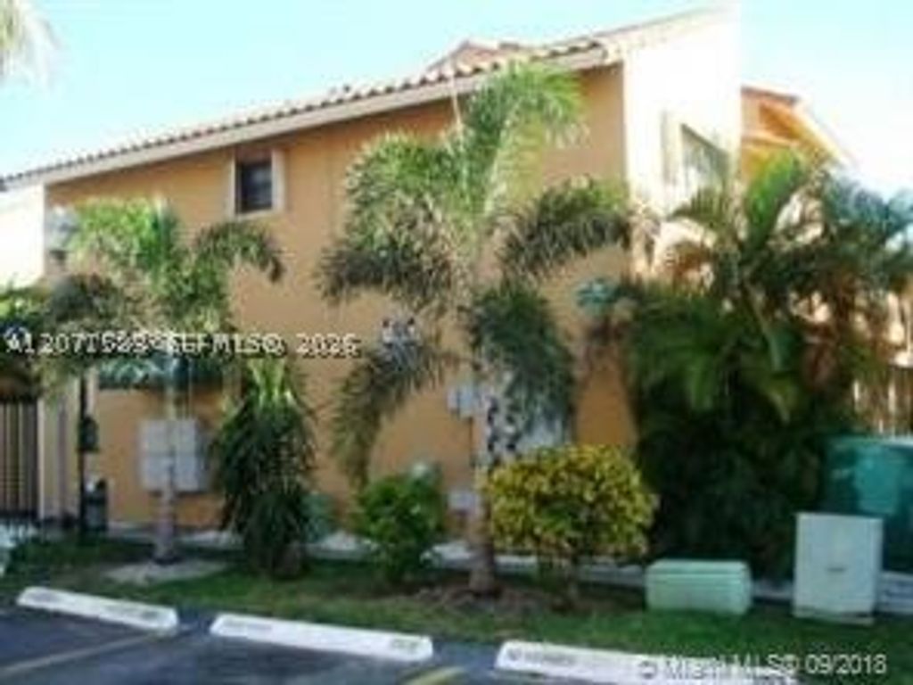 2740 W 62nd Pl 203, Hialeah, FL 33016