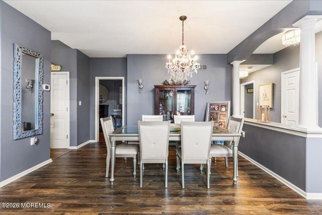 27 Derry Meeting Drive, Manalapan, NJ 07726