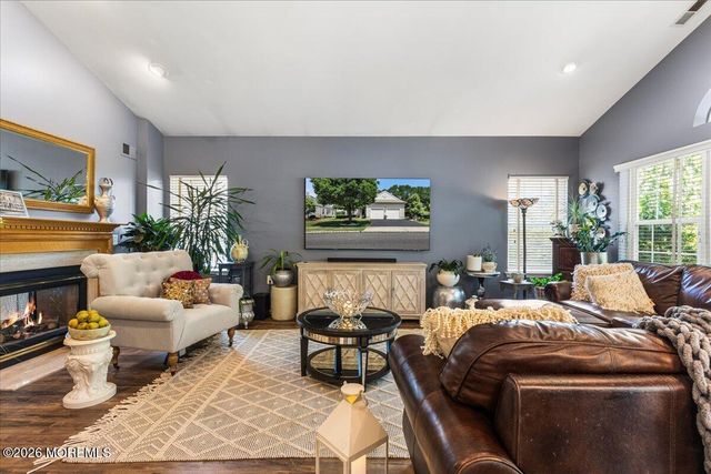 27 Derry Meeting Drive, Manalapan, NJ 07726