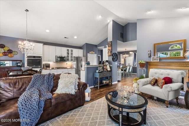 27 Derry Meeting Drive, Manalapan, NJ 07726