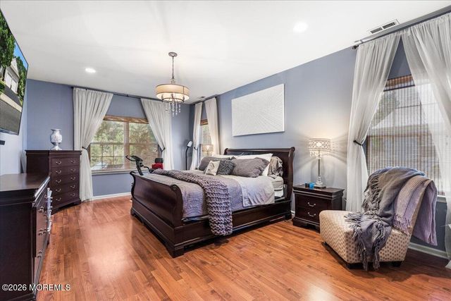 27 Derry Meeting Drive, Manalapan, NJ 07726