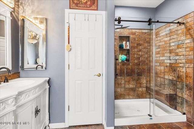27 Derry Meeting Drive, Manalapan, NJ 07726