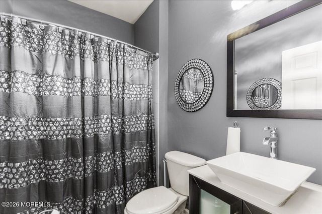27 Derry Meeting Drive, Manalapan, NJ 07726