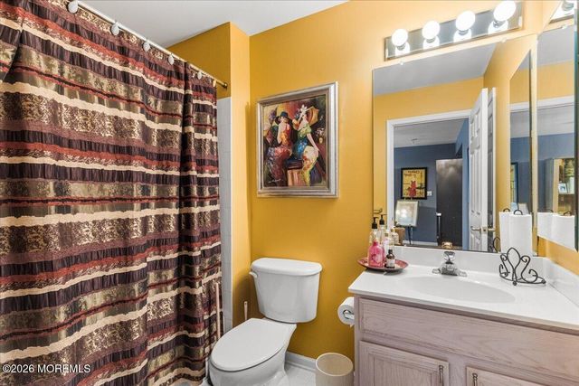 27 Derry Meeting Drive, Manalapan, NJ 07726