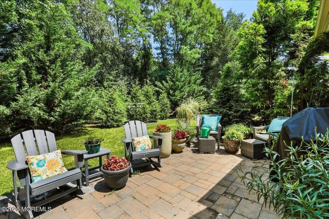 27 Derry Meeting Drive, Manalapan, NJ 07726