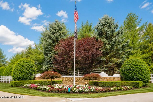 27 Derry Meeting Drive, Manalapan, NJ 07726
