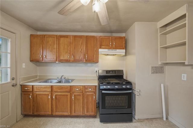 1 Shelby ST, Portsmouth, VA 23701