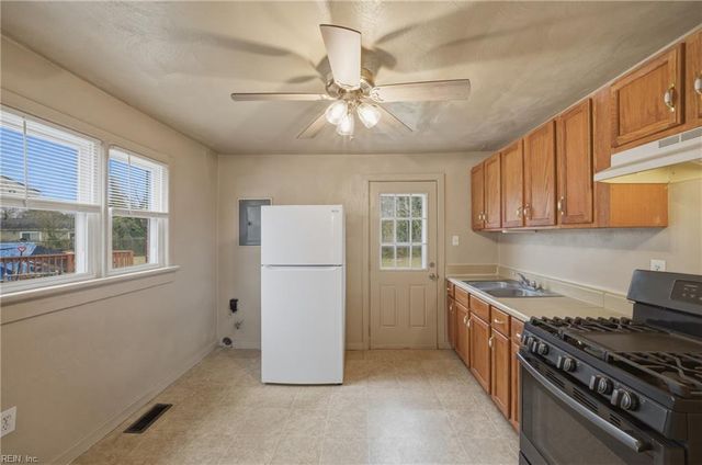 1 Shelby ST, Portsmouth, VA 23701