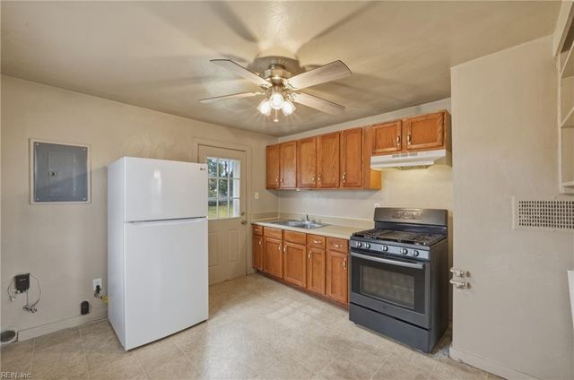 1 Shelby ST, Portsmouth, VA 23701