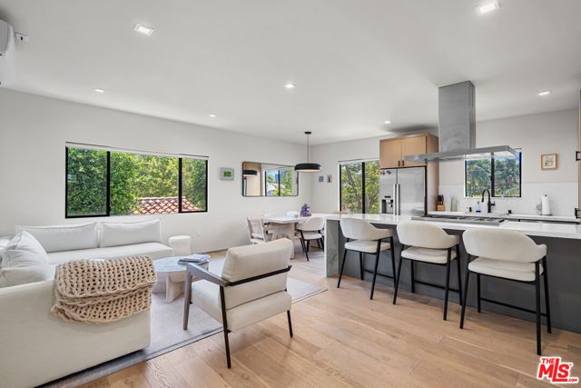 838 N Mansfield Avenue 201, Los Angeles, CA 90038