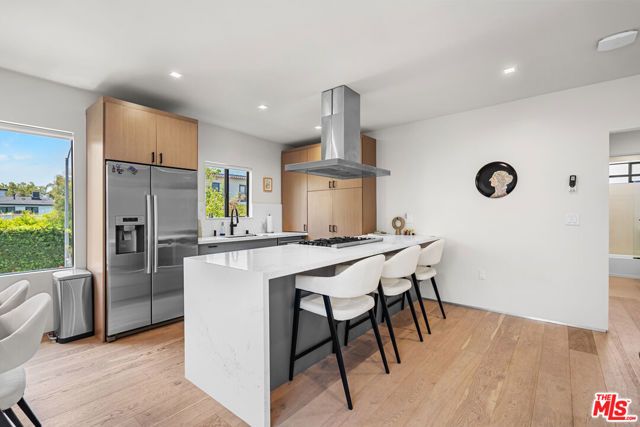 838 N Mansfield Avenue 201, Los Angeles, CA 90038