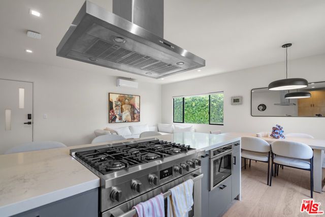 838 N Mansfield Avenue 201, Los Angeles, CA 90038