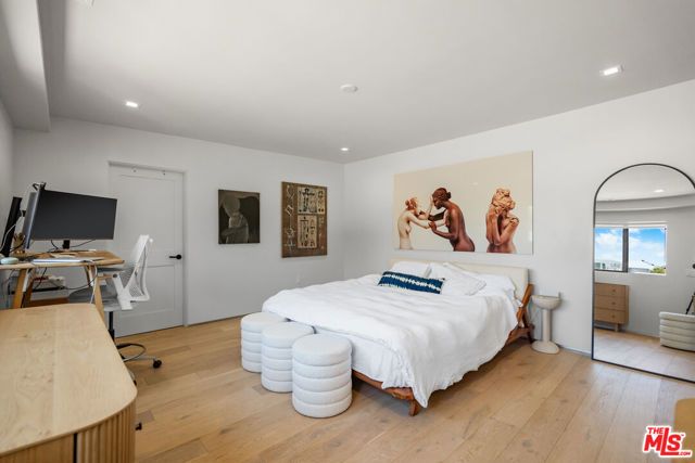 838 N Mansfield Avenue 201, Los Angeles, CA 90038