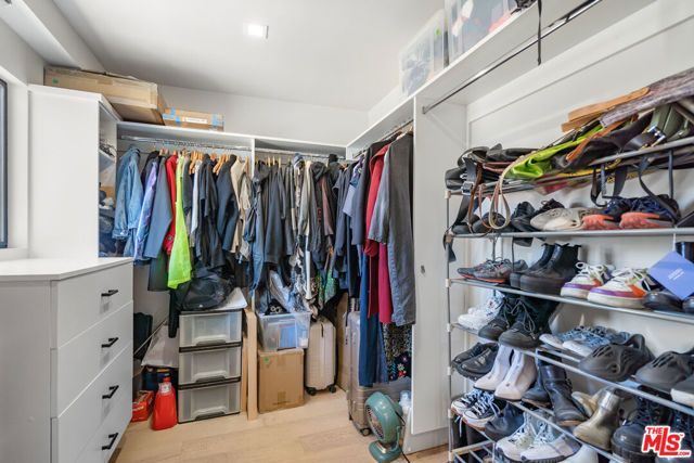 838 N Mansfield Avenue 201, Los Angeles, CA 90038