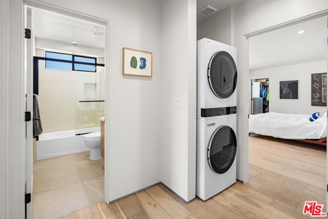 838 N Mansfield Avenue 201, Los Angeles, CA 90038