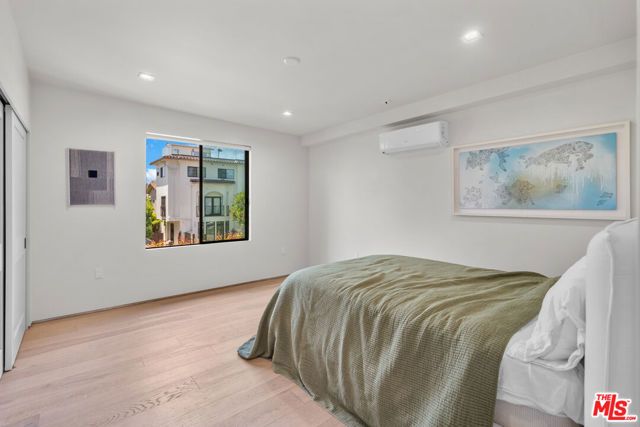 838 N Mansfield Avenue 201, Los Angeles, CA 90038