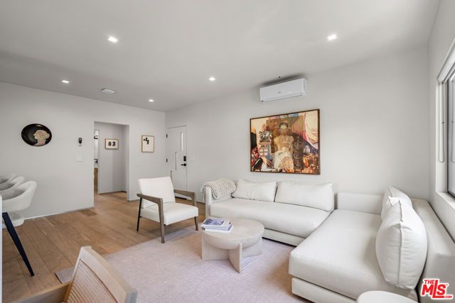 838 N Mansfield Avenue 201, Los Angeles, CA 90038
