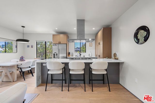 838 N Mansfield Avenue 201, Los Angeles, CA 90038