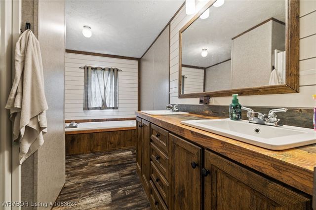 210 W 2nd Street, Mulberry, AR 72947