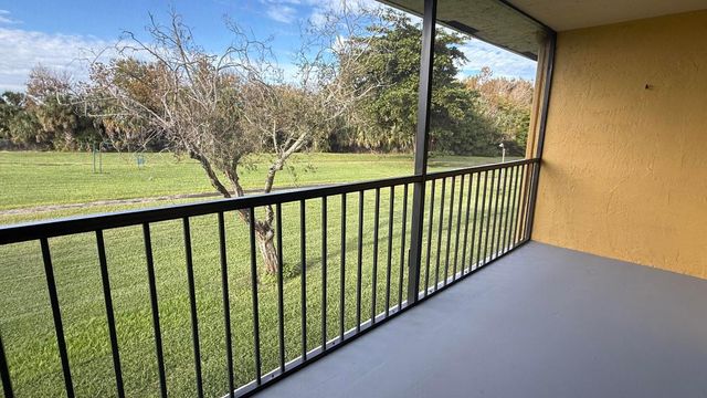 1536 W Meadows Circle W, Boynton Beach, FL 33436