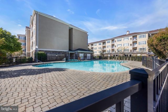 540 CRANBURY RD #410, East Brunswick, NJ 08816