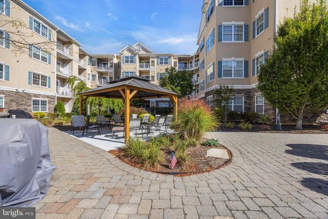 540 CRANBURY RD #410, East Brunswick, NJ 08816