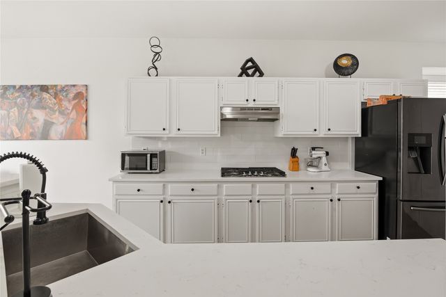 709 Gentry Drive, Arlington, TX 76018