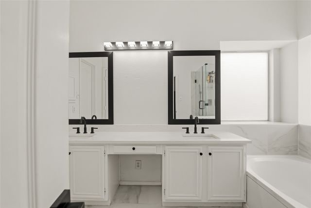 709 Gentry Drive, Arlington, TX 76018