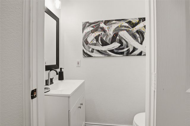 709 Gentry Drive, Arlington, TX 76018