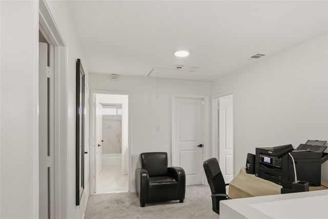 709 Gentry Drive, Arlington, TX 76018