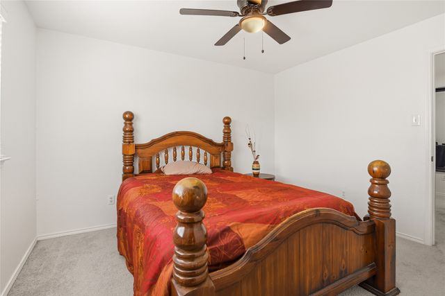 709 Gentry Drive, Arlington, TX 76018