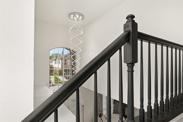 709 Gentry Drive, Arlington, TX 76018