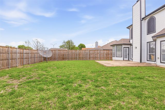 709 Gentry Drive, Arlington, TX 76018