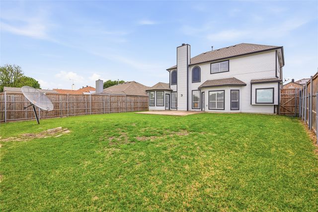 709 Gentry Drive, Arlington, TX 76018