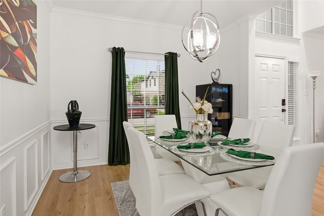 709 Gentry Drive, Arlington, TX 76018