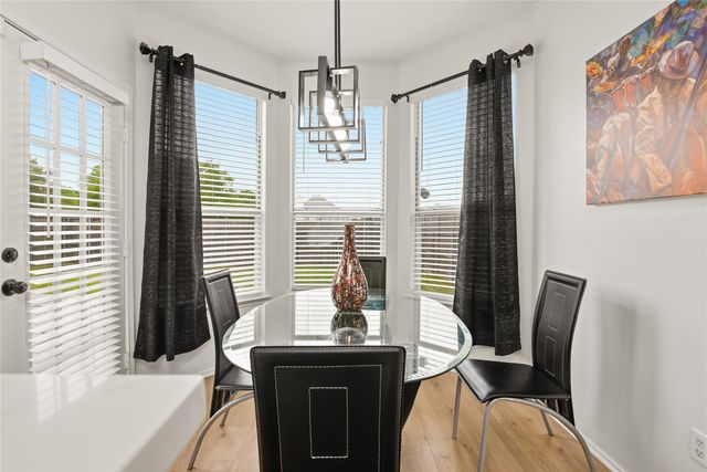 709 Gentry Drive, Arlington, TX 76018