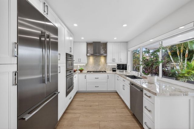 2760 NE 55th Street, Fort Lauderdale, FL 33308