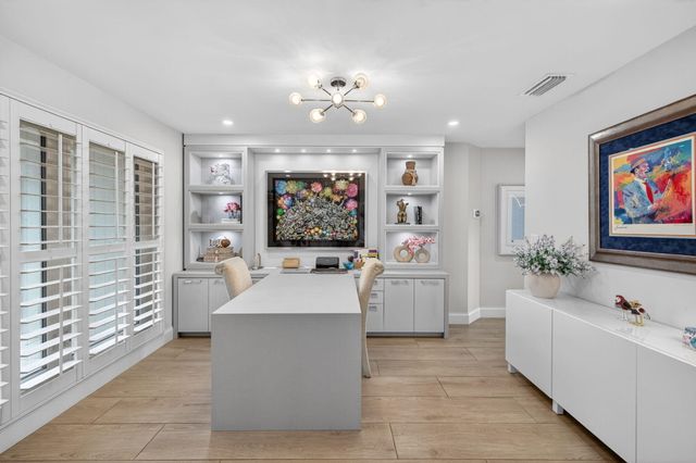 2760 NE 55th Street, Fort Lauderdale, FL 33308