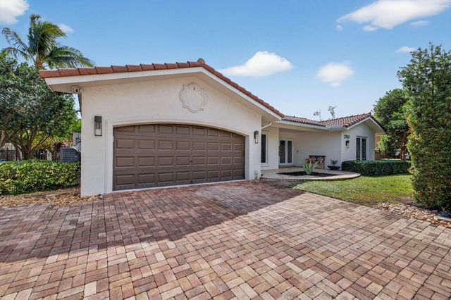 2760 NE 55th Street, Fort Lauderdale, FL 33308