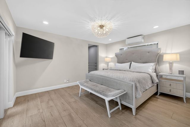 2760 NE 55th Street, Fort Lauderdale, FL 33308