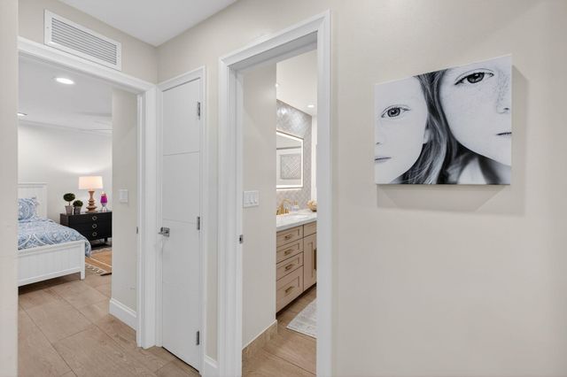 2760 NE 55th Street, Fort Lauderdale, FL 33308