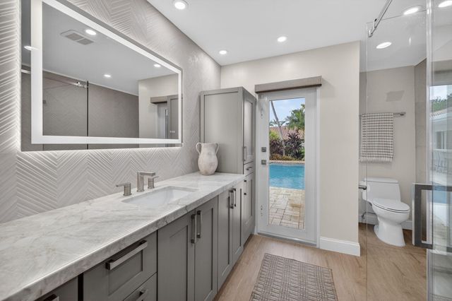 2760 NE 55th Street, Fort Lauderdale, FL 33308