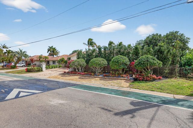 2760 NE 55th Street, Fort Lauderdale, FL 33308