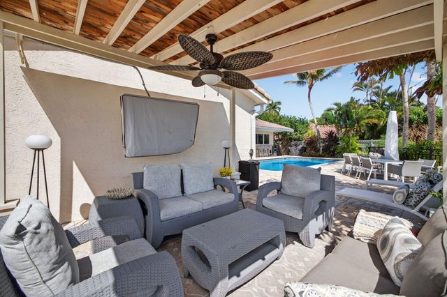 2760 NE 55th Street, Fort Lauderdale, FL 33308