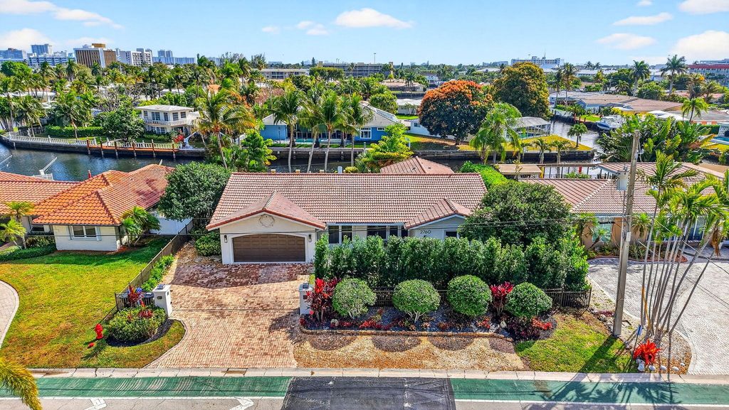 2760 NE 55th Street, Fort Lauderdale, FL 33308