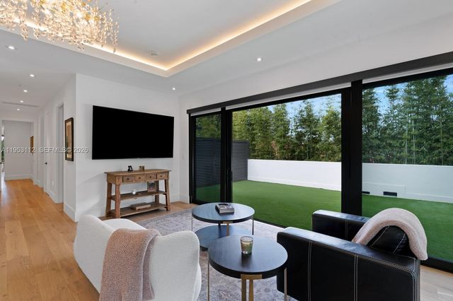 6031 SW 88th St, South Miami, FL 33156